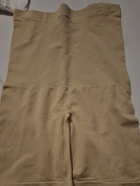 NWOT Shapermint All Day Every Day High-Waisted Shaper Shorts